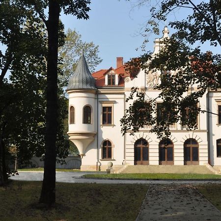 Palac Polanka ครอสโน ภายนอก รูปภาพ